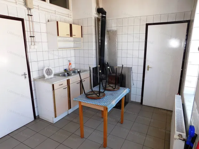Eladó telek Veszprém 338 nm