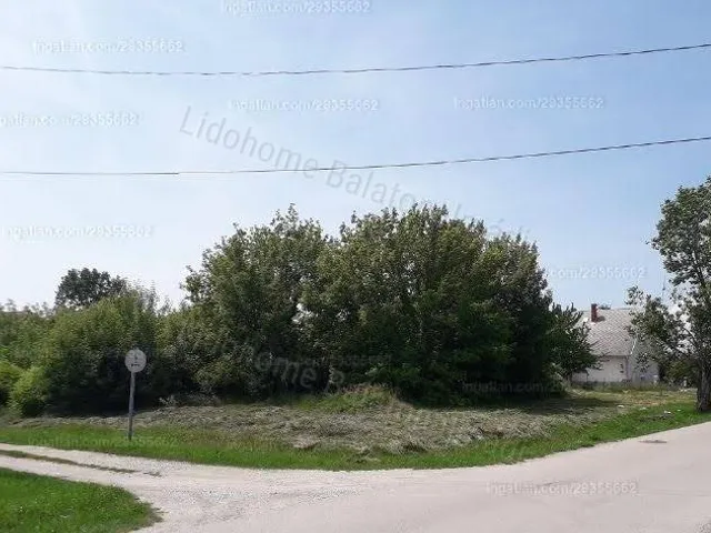 Eladó telek Balatonfőkajár 984 nm