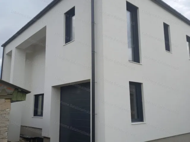 Eladó ház Balatonfüred 220 nm