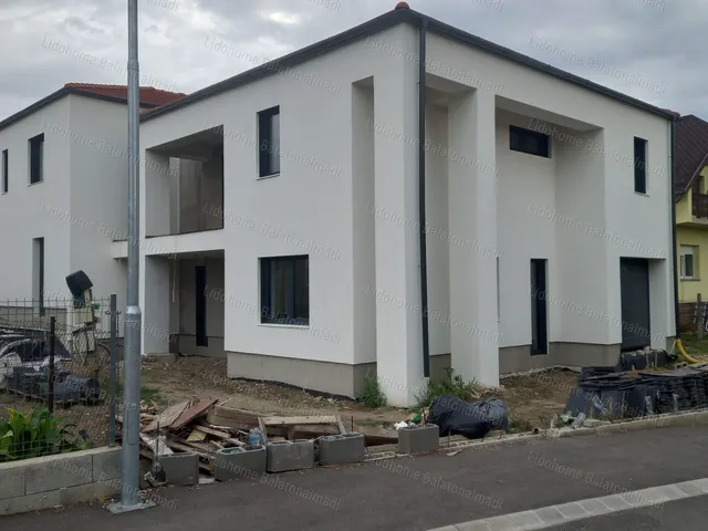 Eladó ház Balatonfüred, Belváros 220 nm