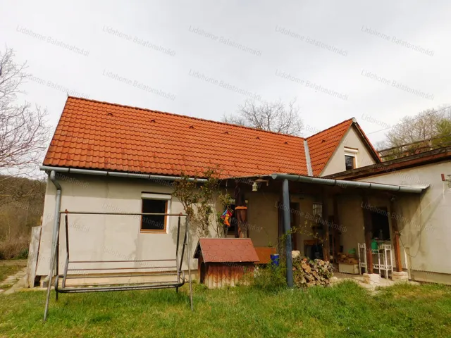 Eladó ház Balatonszőlős 140 nm