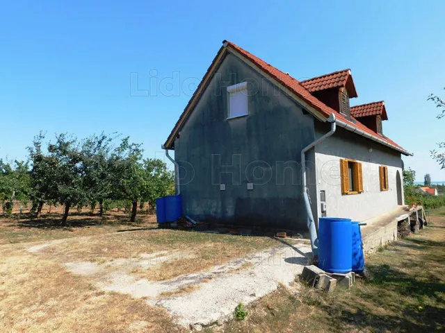 Eladó mezőgazdasági ingatlan Lovas 136 nm