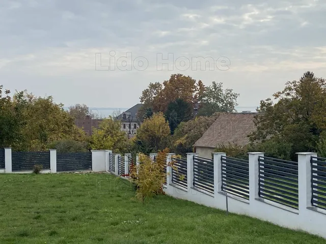 Eladó telek Balatonkenese 1304 nm