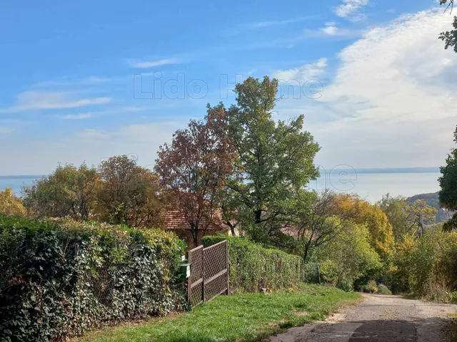 Eladó telek Balatonalmádi 1259 nm