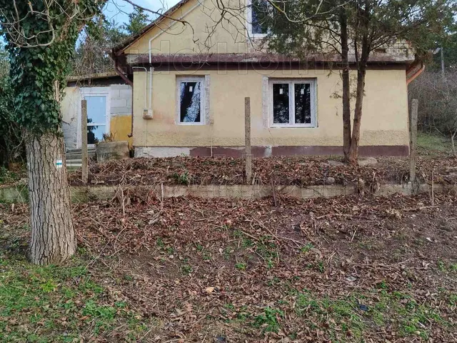 Eladó ház Litér 65 nm