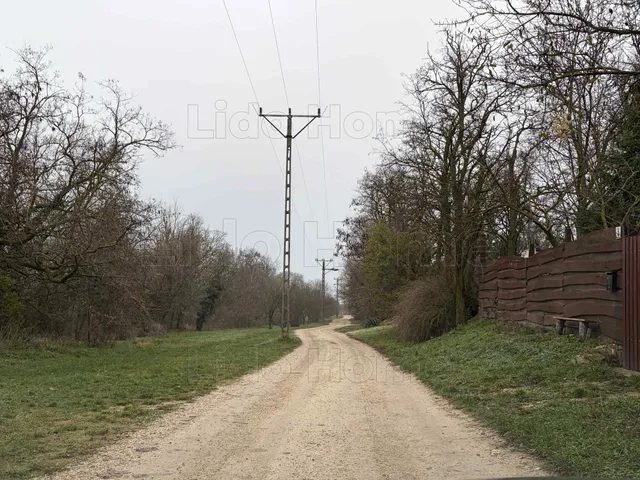 Eladó telek Balatonkenese 900 nm