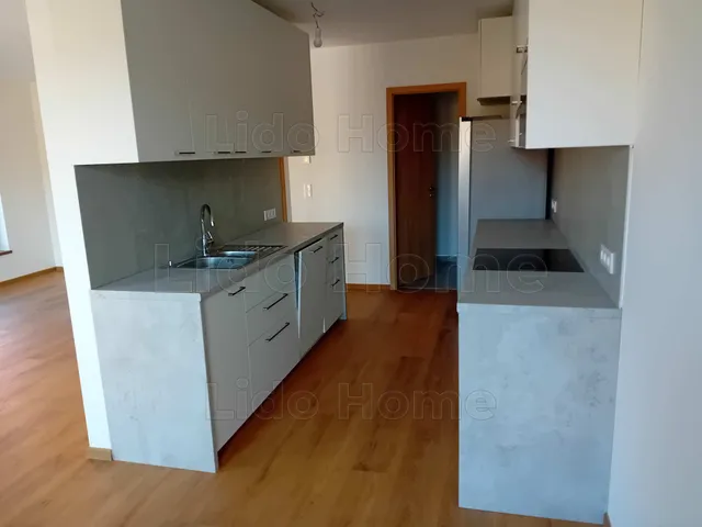 Eladó ház Veszprém, Egry József utcai lakótelep 209 nm