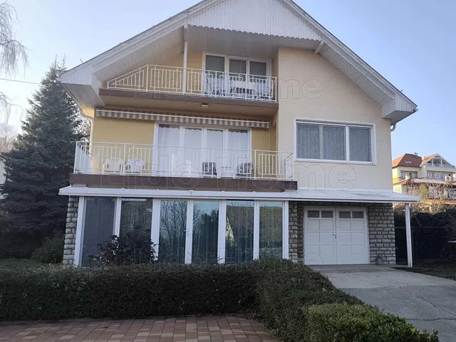 Eladó ház Balatonalmádi 289 nm