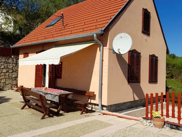 Eladó üdülő és hétvégi ház Balatonfüred, Tamáshegy 88 nm