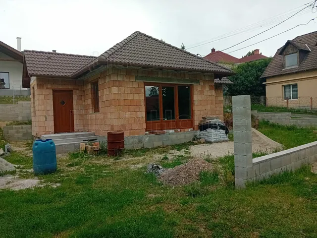 Eladó ház Öskü 80 nm