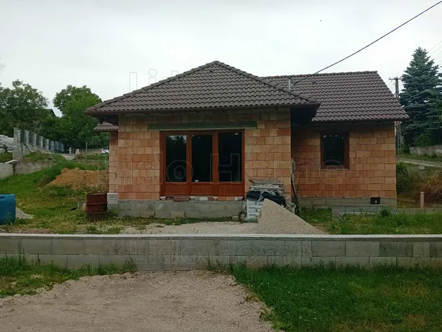 Eladó ház Öskü 80 nm