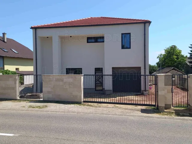 Eladó ház Balatonfüred, Belváros 220 nm