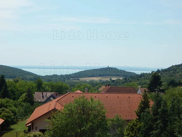 Eladó üdülő és hétvégi ház Felsőörs 360 nm