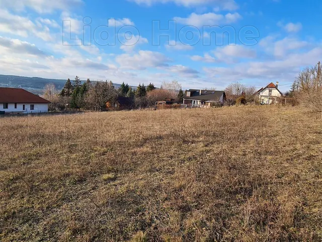 Eladó telek Balatonfűzfő 2220 nm