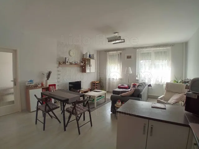 Eladó lakás Veszprém, Jutasi úti lakótelep 42 nm