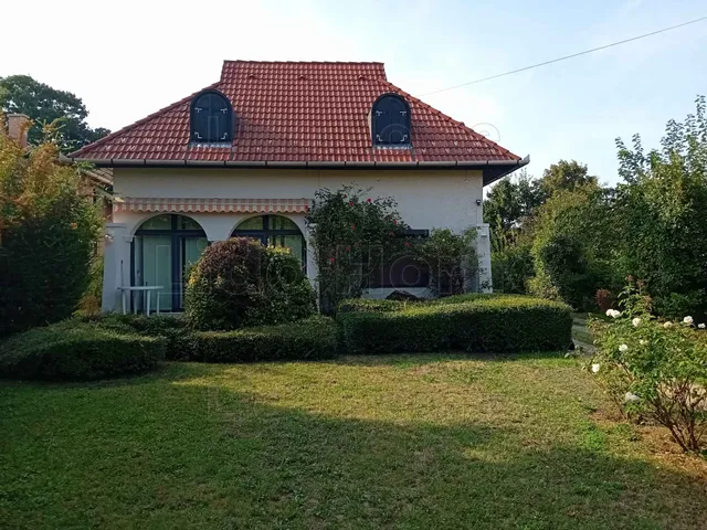 Eladó ház Balatonalmádi 300 nm