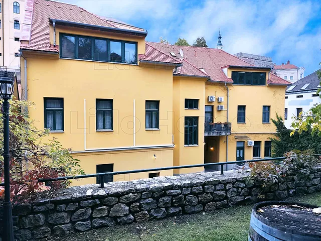 Eladó lakás Veszprém, Belváros 105 nm