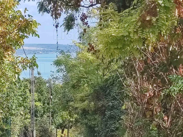 Eladó telek Balatonalmádi 1200 nm