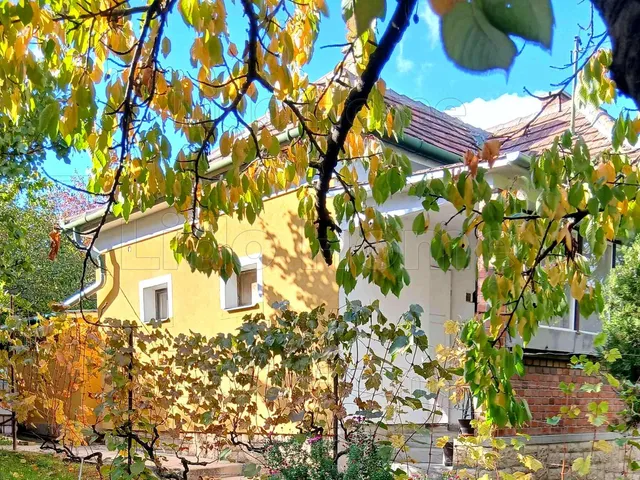 Eladó ház Pétfürdő 75 nm