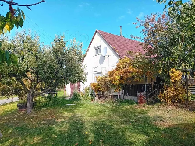 Eladó mezőgazdasági ingatlan Pécsely 77 nm