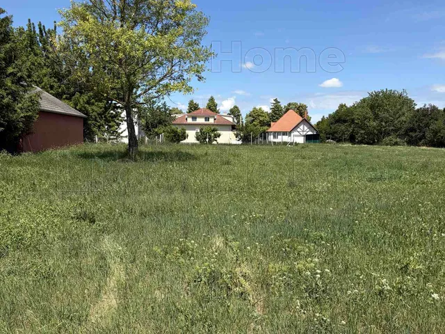 Eladó telek Balatonfőkajár 845 nm