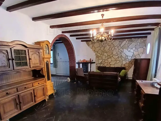 Eladó ház Papkeszi 360 nm