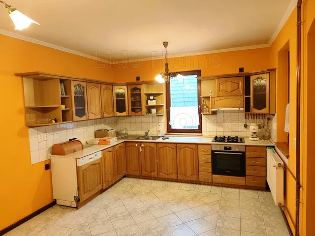 Eladó ház Felsőörs 182 nm