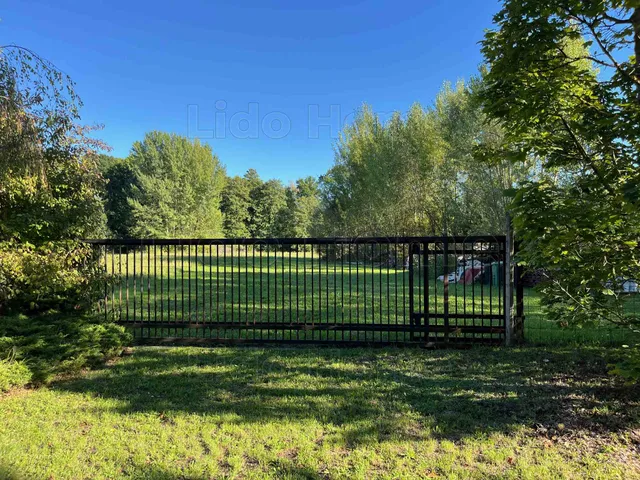 Eladó kereskedelmi és ipari ingatlan Ajka, Bakonygyepes 330 nm