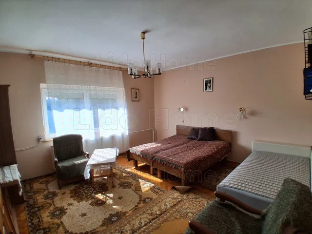 Eladó lakás Balatonalmádi 140 nm