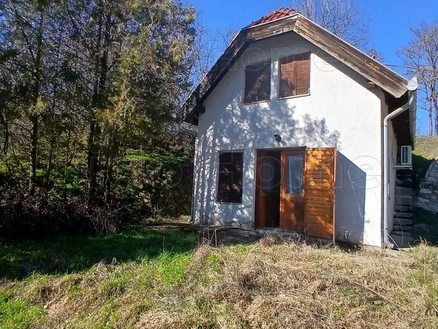 Eladó mezőgazdasági ingatlan Balatonfőkajár 30 nm