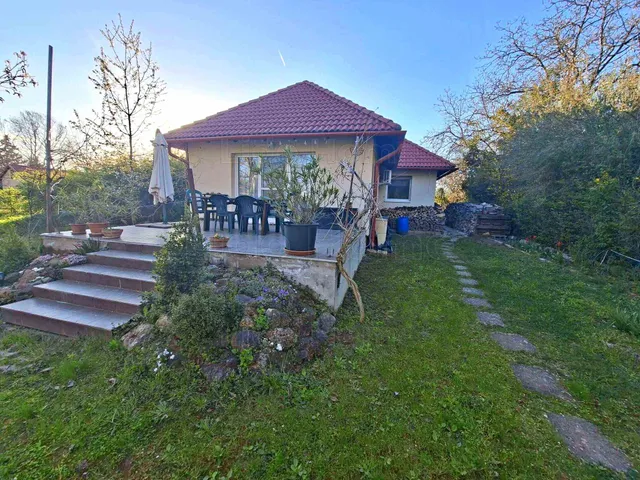 Eladó ház Balatonkenese 100 nm