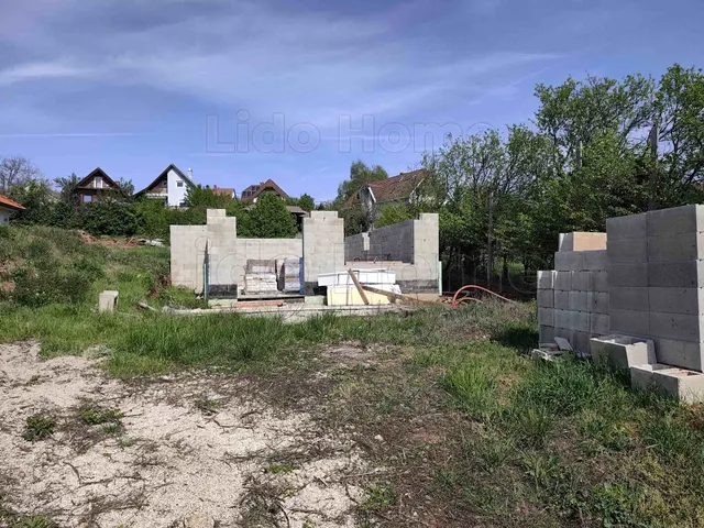 Eladó telek Felsőörs 1117 nm
