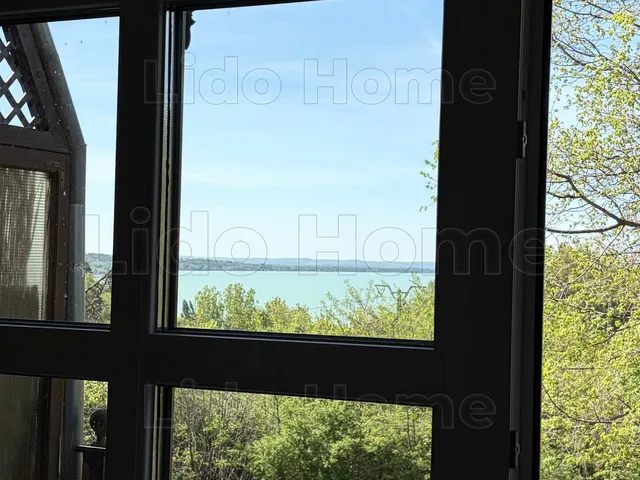 Eladó üdülő és hétvégi ház Balatonakarattya 80 nm