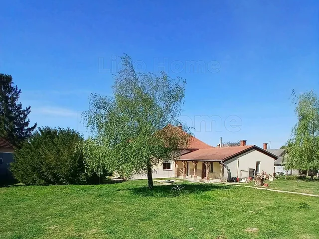 Eladó ház Csajág 157 nm