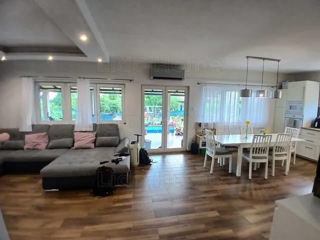 Eladó ház Balatonkenese 143 nm