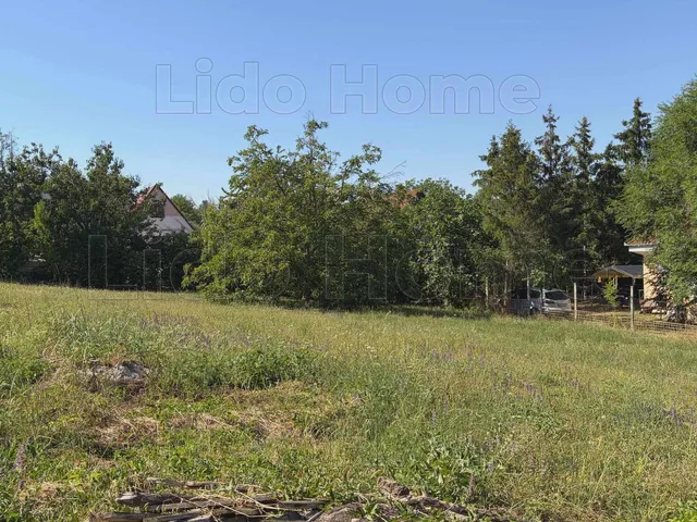 Eladó telek Balatonkenese 784 nm