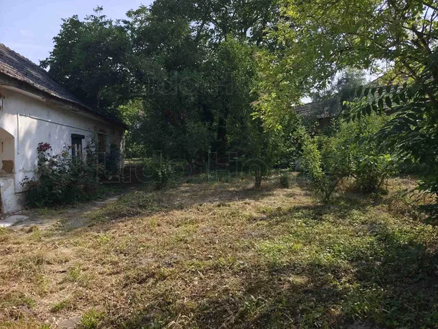 Eladó telek Balatonkenese 774 nm