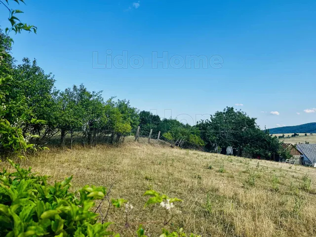 Eladó telek Lókút 1665 nm