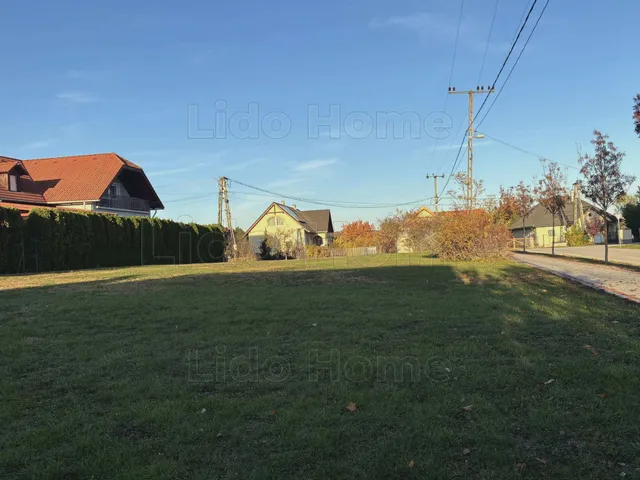 Eladó telek Zánka 1000 nm