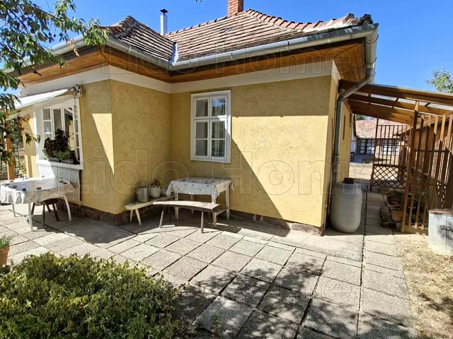 Eladó ház Balatonkenese 53 nm