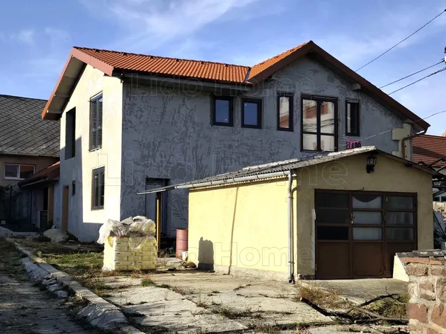 Eladó ház Balatonalmádi 360 nm