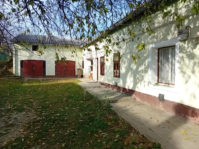 Eladó ház Galambok 260 nm