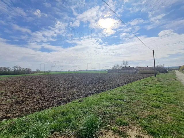 Eladó telek Felsőrajk 1739 nm