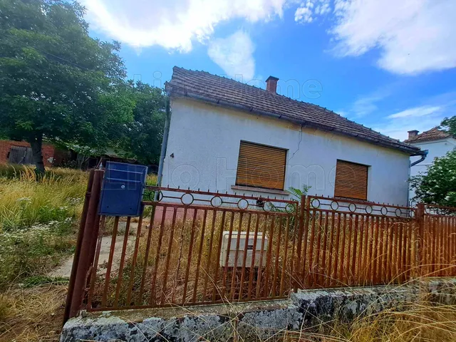 Eladó ház Hosszúvölgy 82 nm