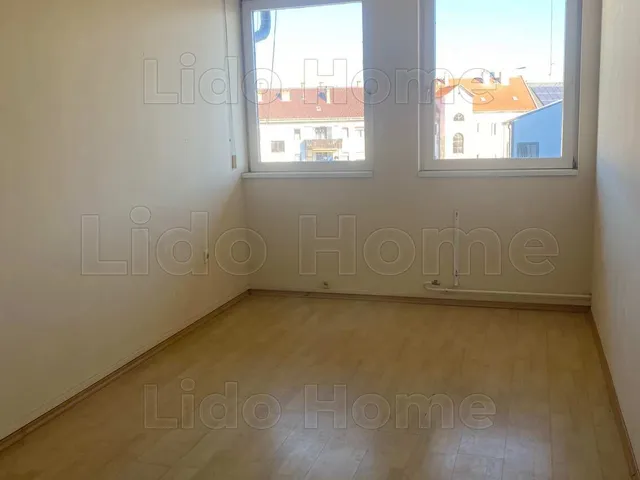 Kiadó kereskedelmi és ipari ingatlan Nagykanizsa, Belváros 40 nm