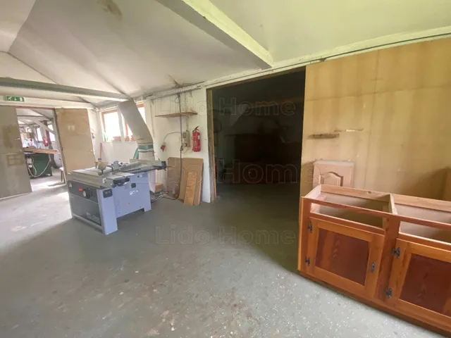 Eladó kereskedelmi és ipari ingatlan Tornyiszentmiklós 160 nm