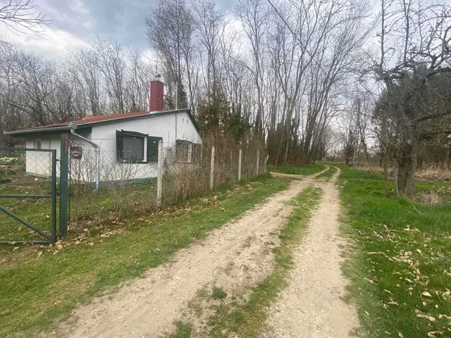 Eladó üdülő és hétvégi ház Csapi 48 nm