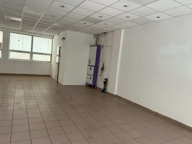 Kiadó kereskedelmi és ipari ingatlan Nagykanizsa, Belváros 68 nm