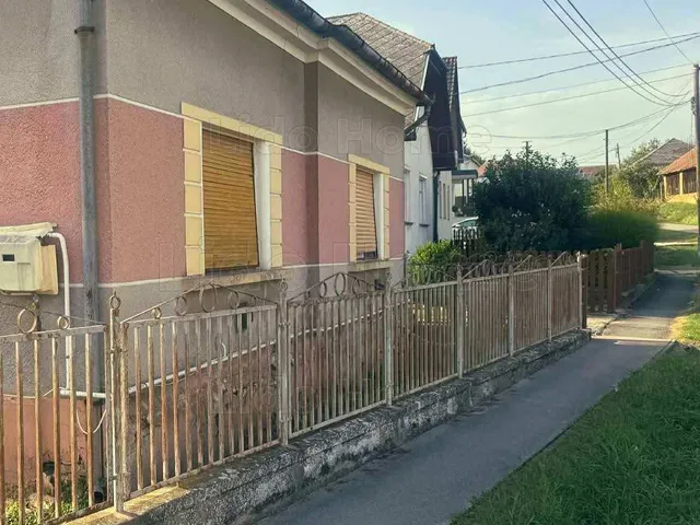 Eladó ház Magyarszentmiklós 95 nm