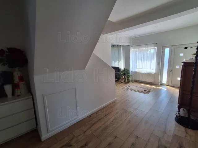 Eladó ház Magyarszentmiklós 233 nm